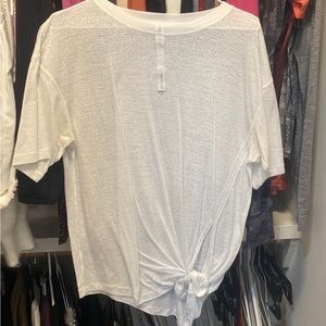 Lulu lemon tee